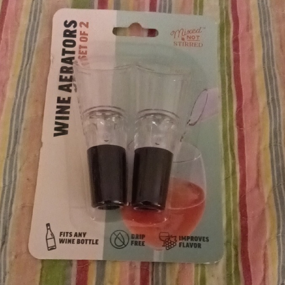 Set of 2 Wine Aerators with Black Base Lot Of Four